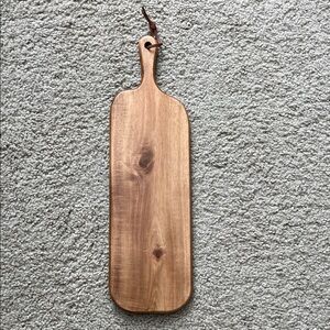 Wooden Cutting/Serving Board with Handle and Leather Cord